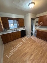 1421 N Ravine Pkwy in Toledo, OH - Building Photo - Building Photo