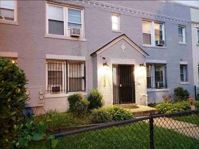property at 1251 Penn St NE