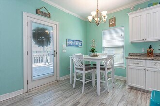 987 Surf Rd in Galveston, TX - Building Photo - Building Photo