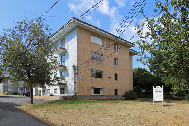 Rockland Apartments in Victoria, BC - Building Photo - Building Photo