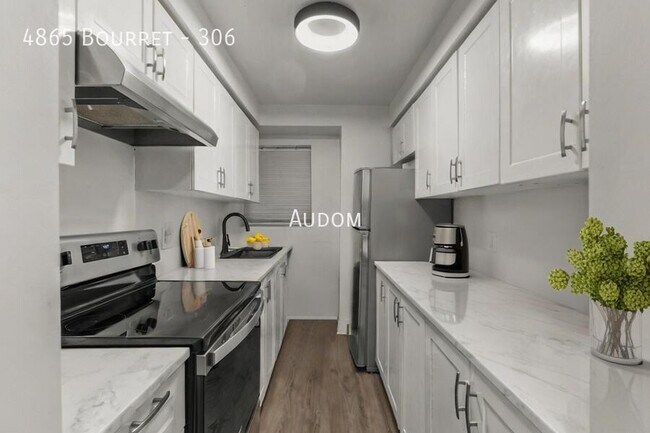 4865 Av Bourret in Montréal, QC - Building Photo - Building Photo