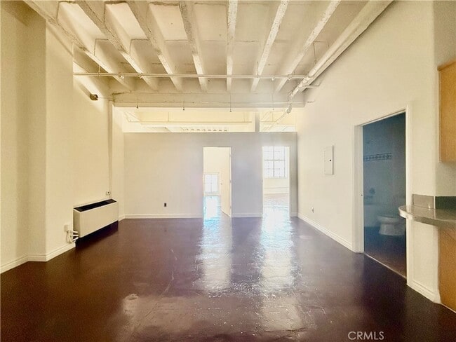 property at 312 W 5th St