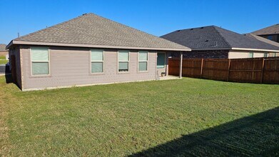 9208 Castorian Dr in Fort Worth, TX - Building Photo - Building Photo