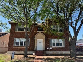 1821 9th St in Wichita Falls, TX - Building Photo