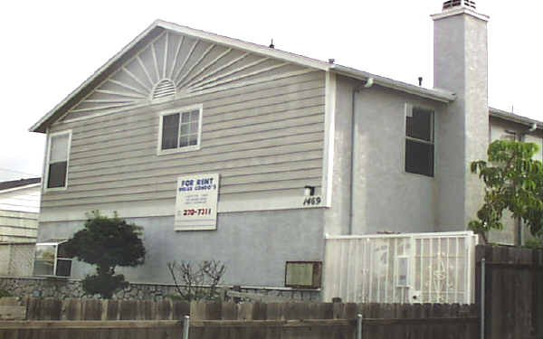 1469 Hornblend St in San Diego, CA - Foto de edificio - Building Photo
