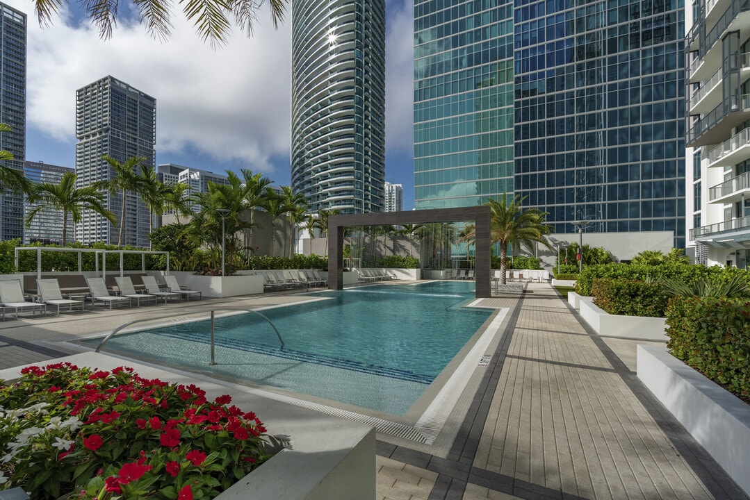 Muze at Met in Miami, FL - Building Photo