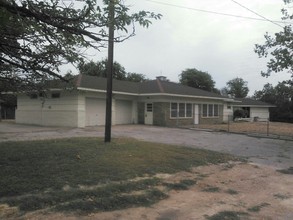 2222 Lucas Rd in Weatherford, TX - Building Photo - Building Photo