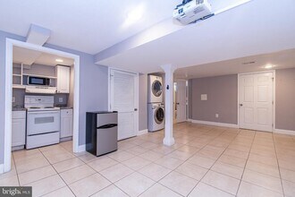 2039 Hillenwood Rd in Baltimore, MD - Building Photo - Building Photo