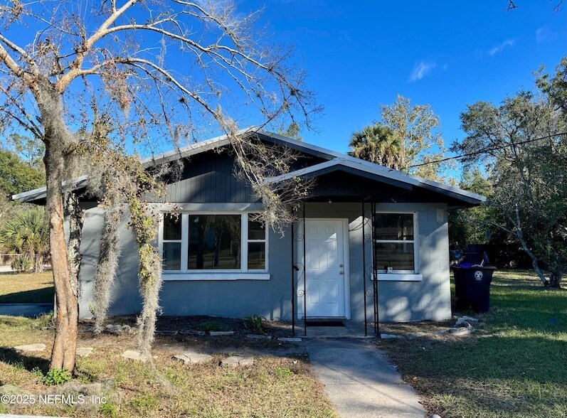 5213 McManus Dr in Jacksonville, FL - Building Photo