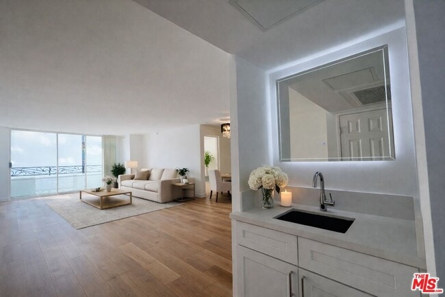 property at 10390 Wilshire Blvd