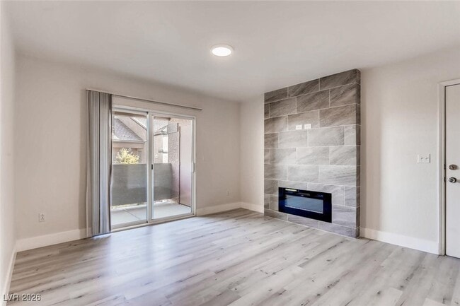 7255 W Sunset Rd, Unit 2024 in Las Vegas, NV - Building Photo - Building Photo