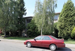 2455 W 2nd Ave in Vancouver, BC - Building Photo