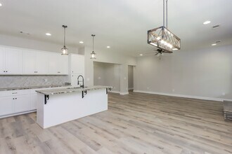 130 Lewis Rd in Deatsville, AL - Building Photo - Building Photo