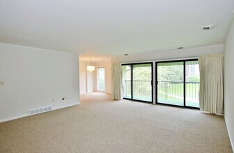 249 Hamilton Ave in Stamford, CT - Foto de edificio - Building Photo