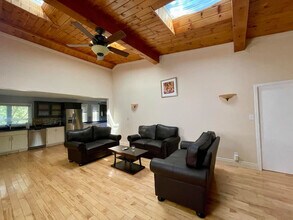 306 Front St W in Kawartha Lakes, ON - Building Photo - Building Photo