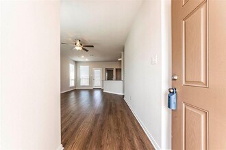8220 Tourmaline Wy in Texas City, TX - Building Photo - Building Photo