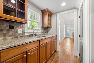 2041 Mendenhall Cir in Atlanta, GA - Building Photo - Building Photo
