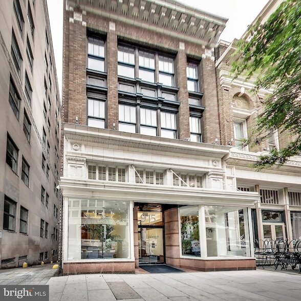 915 E St NW, Unit 613 in Washington, DC - Building Photo