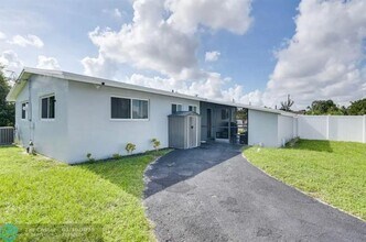 6599 Roosevelt St in Hollywood, FL - Building Photo - Building Photo