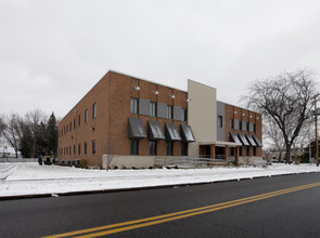 Glamorgan Apartments in Alliance, OH - Building Photo - Building Photo