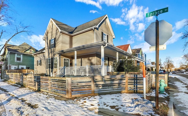 property at 1502 Lexington Ave