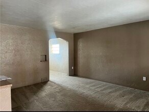 650 Dunster St in Pittsburgh, PA - Building Photo - Building Photo