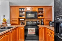 8750 N Sherman Cir in Miramar, FL - Building Photo - Building Photo