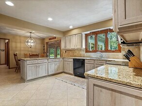 7832 Country Brook Ln in Reynoldsburg, OH - Building Photo - Building Photo