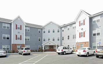 Independence Square Apartments in Newburgh, NY - Building Photo - Building Photo