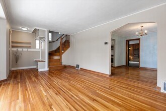 9108 S Utica Ave in Evergreen Park, IL - Building Photo - Building Photo