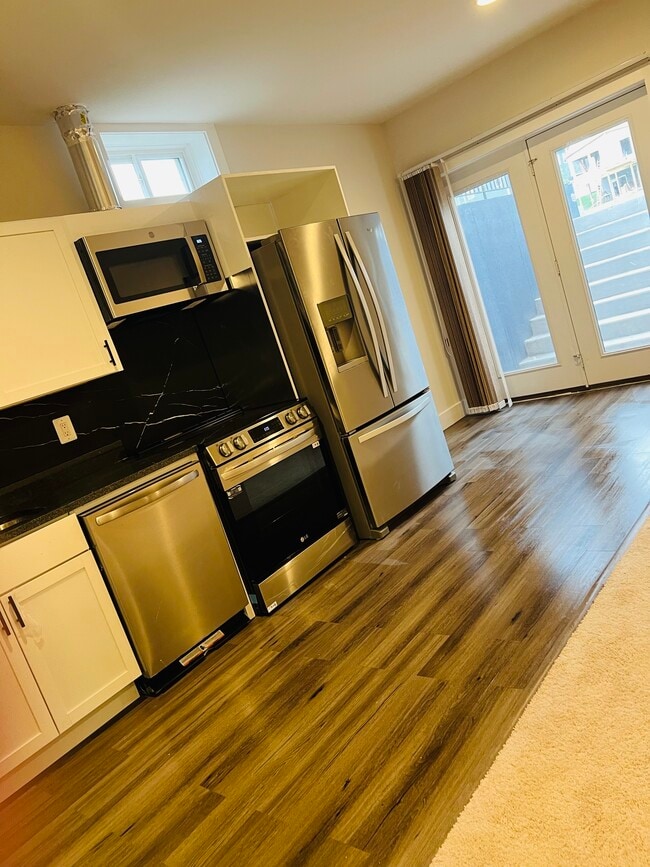 23765 Emma Oaks Dr in Stone Ridge, VA - Building Photo - Building Photo