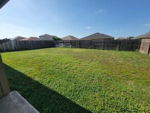 213 Camellia Dr in Hutto, TX - Building Photo - Building Photo