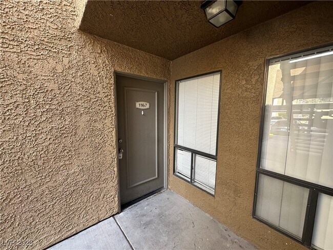 3151 N Soaring Gulls Dr in Las Vegas, NV - Building Photo - Building Photo