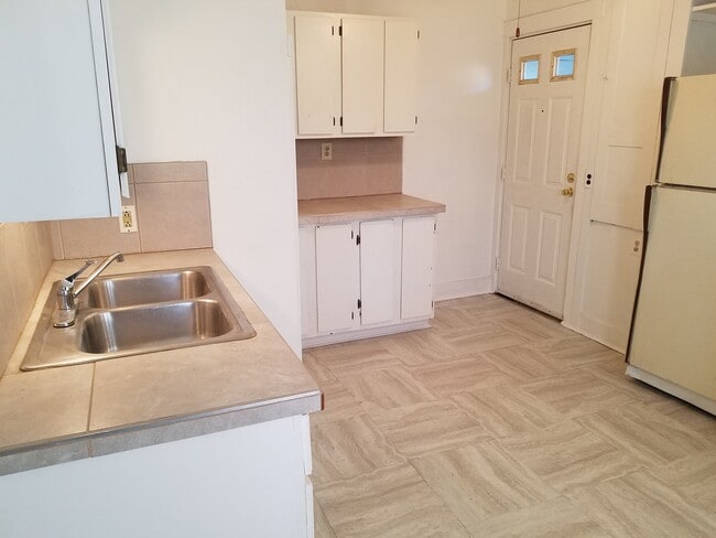 114 Roser St, Unit Down in Rochester, NY - Building Photo - Building Photo