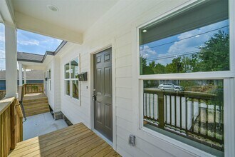 3007 Bringhurst St in Houston, TX - Foto de edificio - Building Photo