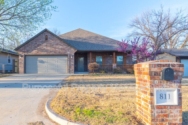 property at 811 E Mosier St