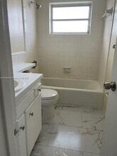 2101 NE 68th St in Fort Lauderdale, FL - Building Photo - Building Photo