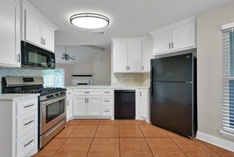 22318 Meadowrock Dr in Spring, TX - Building Photo - Building Photo