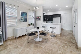 601 NE 11th Ave in Fort Lauderdale, FL - Foto de edificio - Building Photo