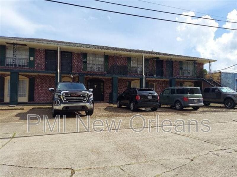 3100 17th St in Metairie, LA - Building Photo