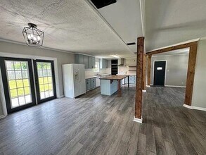 203 N Lake Dr in Brunswick, GA - Building Photo - Building Photo