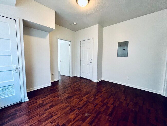 307 Woodbine St, Unit 4 in Louisville, KY - Building Photo - Building Photo