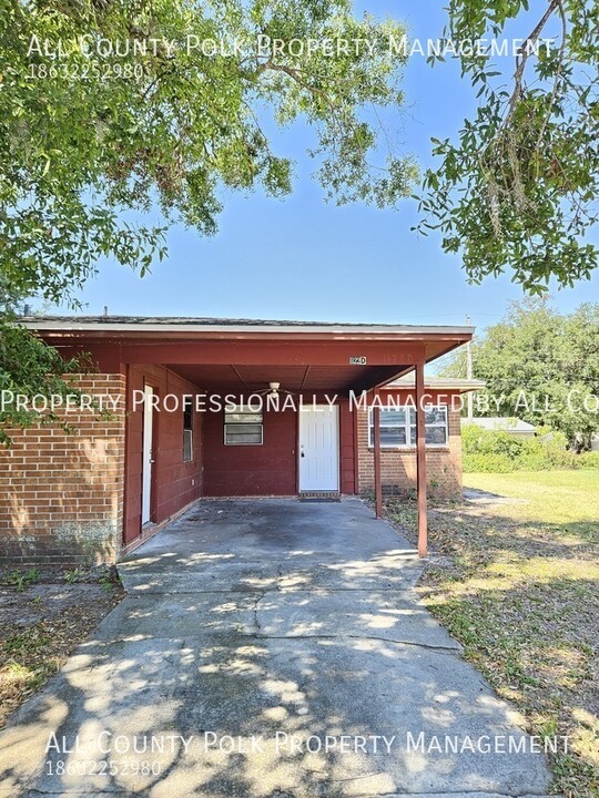1122 Mercury Dr E in Lakeland, FL - Building Photo