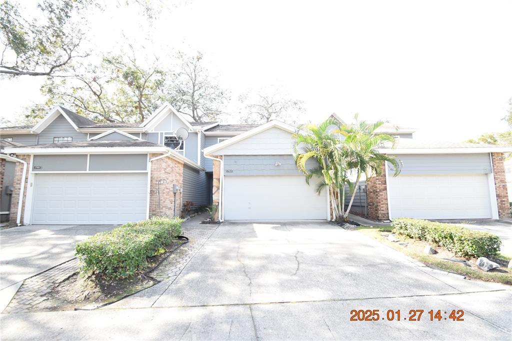 1724 Castle Rock Rd in Tampa, FL - Building Photo