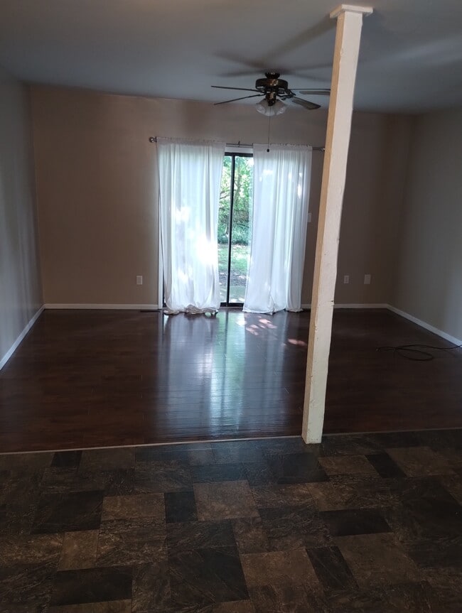 property at 19 Greentree Cir