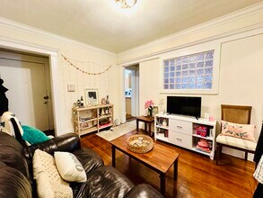 458 Park Dr, Unit 4 in Boston, MA - Foto de edificio - Building Photo