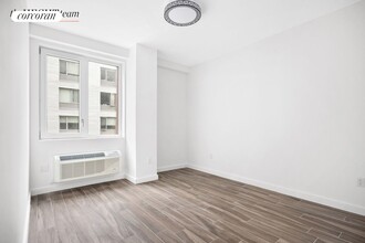 906 E New York Ave in Brooklyn, NY - Building Photo - Building Photo