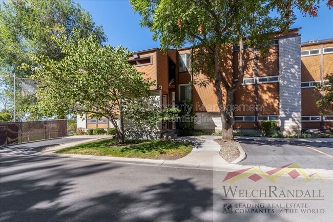 property at 2438 Elizabeth St