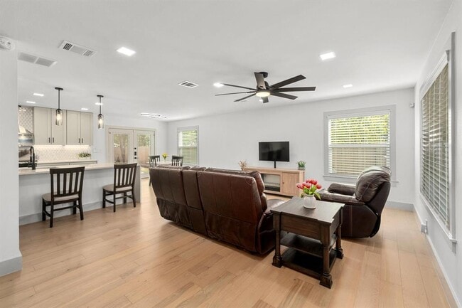 500 Arbor Ln in Austin, TX - Building Photo - Building Photo