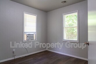 1321 NE 39th St in Oklahoma City, OK - Foto de edificio - Building Photo